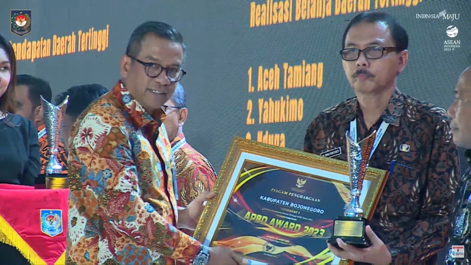 Kabupaten Bojonegoro Kembali Menerima Penghargaan Realisasi Pendapatan Daerah Tertinggi APBD 2022